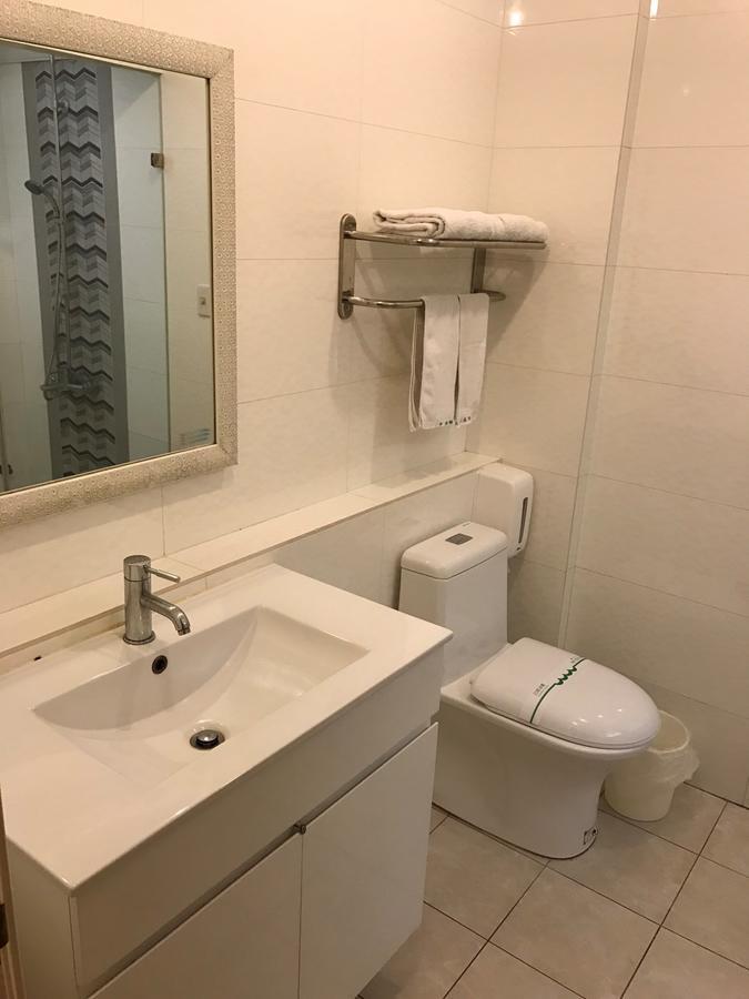 Xin Yuan Motel Taichung Extérieur photo