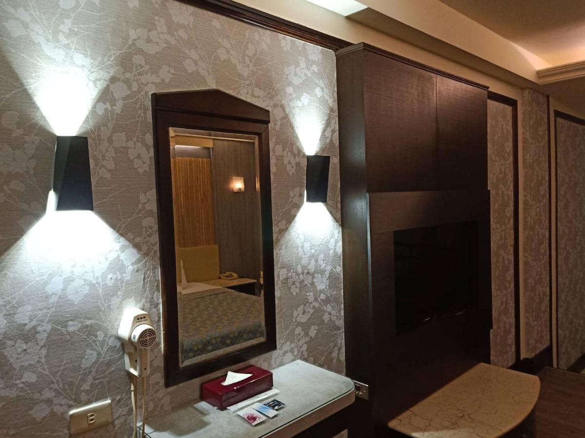 Xin Yuan Motel Taichung Extérieur photo