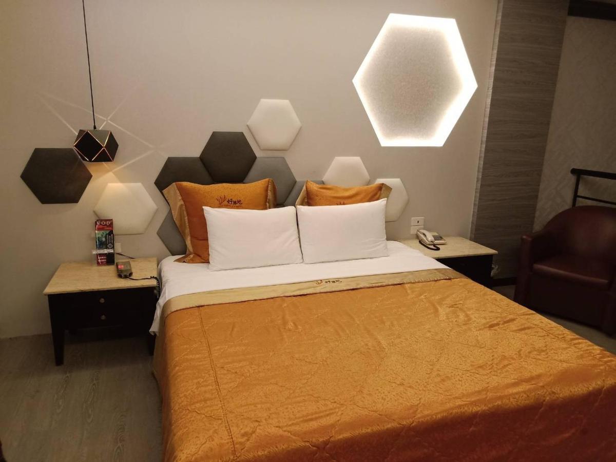 Xin Yuan Motel Taichung Extérieur photo