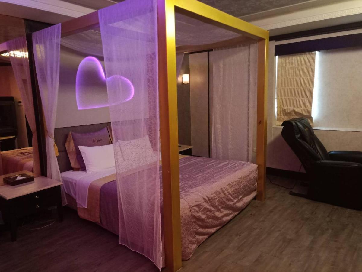Xin Yuan Motel Taichung Extérieur photo