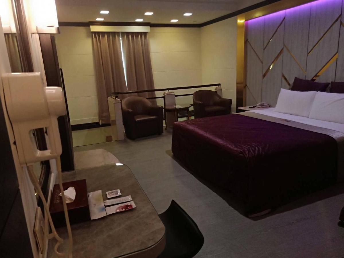 Xin Yuan Motel Taichung Extérieur photo